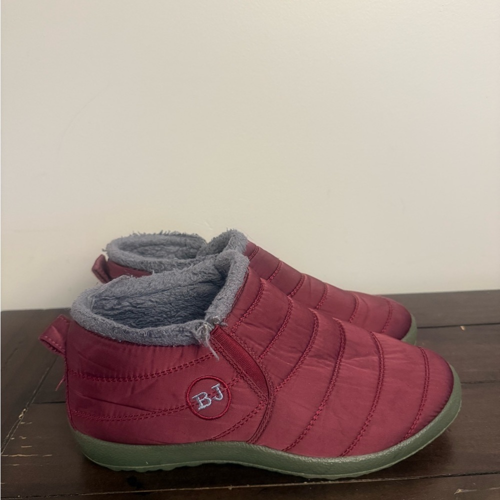L.L. Bean Insulated Slipper Shoes Burgundy Quilted Slip On Sherpa Lined Size 40